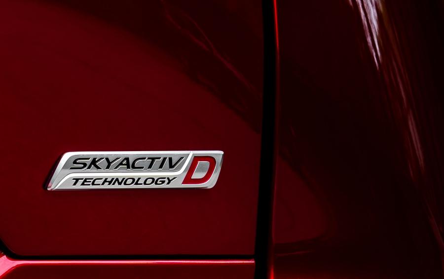 Логотип Mazda CX-5 Signature Skyactiv-D 2018 года  (CA) (фото 15 из 20)